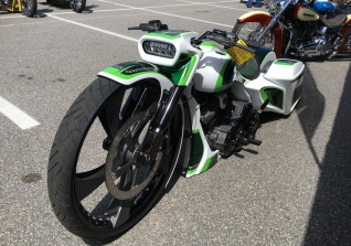 harley big wheel bagger